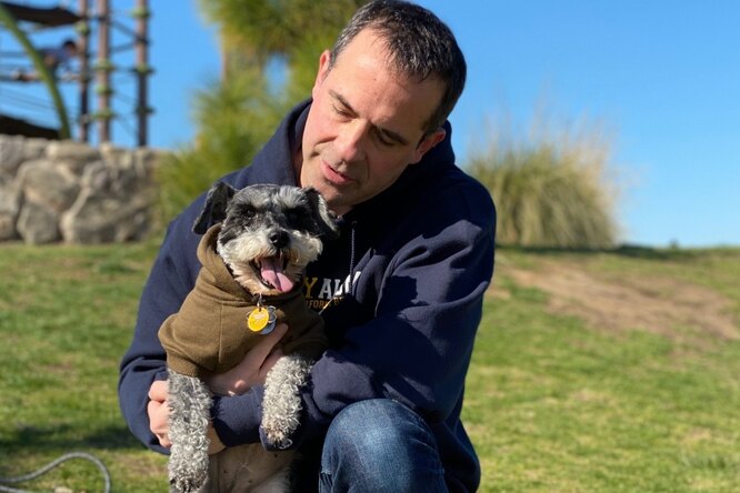 «Она — моя семья»: американец обналичил пенсионый счет, чтобы сделать операцию для своей собаки за 45 тысяч долларов