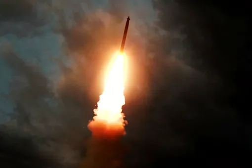 Сегодня договор о ракетах средней и меньшей дальности утратил силу. Он сдерживал наращивание ядерного вооружения Россией и США