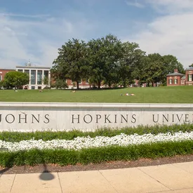 Университет Джонса Хопкинса, на сайте которого весь мир следит за статистикой по коронавирусу, выяснил, что его основатель был рабовладельцем Университет Джонса Хопкинса, на сайте которого весь мир следит за статистикой по коронавирусу, выяснил, что его основатель был рабовладельцем