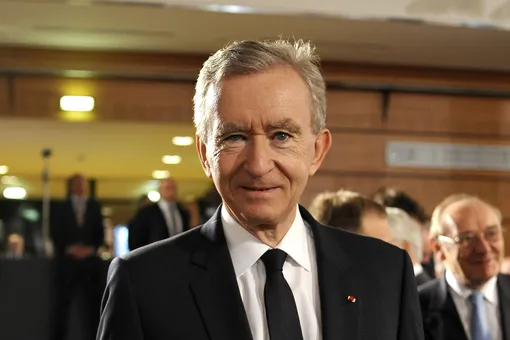 Глава концерна LVMH Бернар Арно стал третьим человеком в мире с состоянием более $100 миллиардов Глава концерна LVMH Бернар Арно стал третьим человеком в мире с состоянием более $100 миллиардов