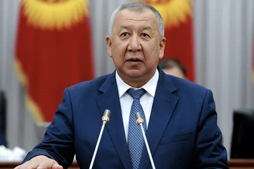 Премьер-министр Киргизии подал в отставку. Парламент сразу выбрал нового главу правительства — экс-депутата, которого накануне освободили из тюрьмы