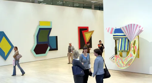 Выставка Фрэнка Стеллы в Вольфсбурге, Германия, 2012 г. Выставка Фрэнка Стеллы в Вольфсбурге, Германия, 2012 г.