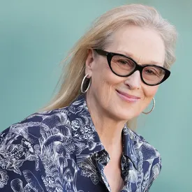 Мэрил Стрип, спасаясь от лесного пожара в Калифорнии, прорезала в соседском заборе дыру и выехала через нее на машине