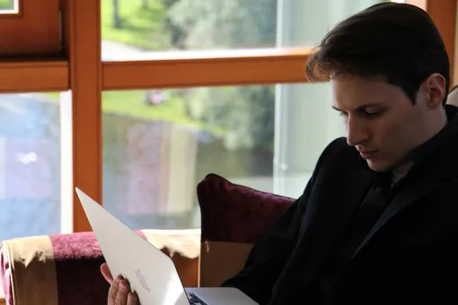 В 18 лет прочитал «Искусство войны» Сунь Цзы, пьет шалфей и не смотрит YouTube: Павел Дуров внезапно ответил на вопросы пользователей Telegram