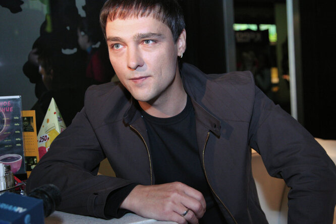 «И темнота твоя мне одному совсем, совсем ни к чему»: памяти Юрия Шатунова «И темнота твоя мне одному совсем, совсем ни к чему»: памяти Юрия Шатунова