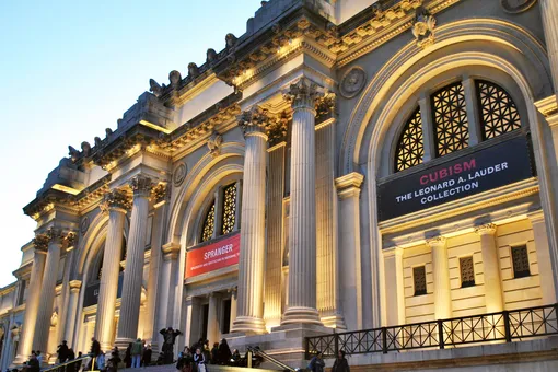 Метрополитен-музей выложил в открытый доступ более 400 тысяч экспонатов из своей коллекции