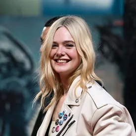 Эль Фаннинг играла в фильме Кончаловского «Щелкунчик и Крысиный король». Она назвала его худшим в своей карьере Эль Фаннинг играла в фильме Кончаловского «Щелкунчик и Крысиный король». Она назвала его худшим в своей карьере