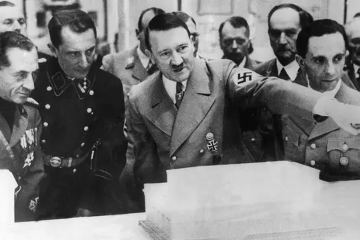 Рукописи речей Гитлера продали на аукционе в Германии, несмотря на критику со стороны еврейской общины