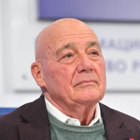 «Люди, которые устроили этот шабаш, не стоят внимания»: Познер прокомментировал акцию протеста из-за его приезда в Грузию