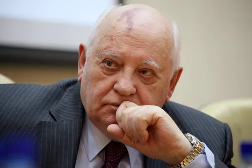 Горбачев заявил, что Лукашенко поздно обратился за поддержкой к рабочим