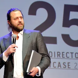 Режиссер «47 ронинов» потратил миллионы долларов, выделенные Netflix на сериал, на криптовалюту, акции и автомобили Режиссер «47 ронинов» потратил миллионы долларов, выделенные Netflix на сериал, на криптовалюту, акции и автомобили