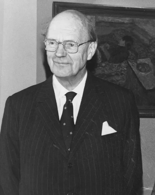 Martin Charteris, Baron Charteris of Amisfield (1913 — 1999, left) with Norman St John-Stevas (1929 — 2012, right), Minister for the Arts, after the announcement of Charteris' appointment as Chairman of the National Heritage Fund, 16th April 1980. (Photo by Keystone/Hulton Archive/Getty Images)
