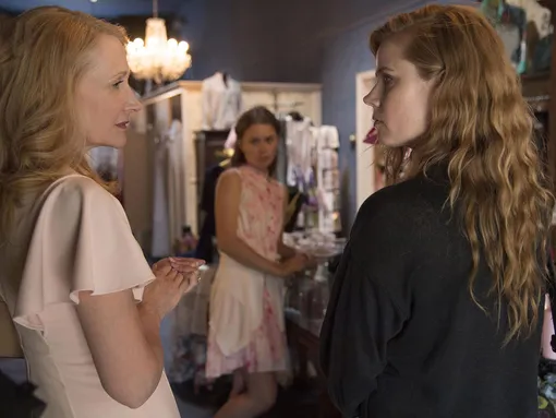 Кадр из сериала «Острые предметы»