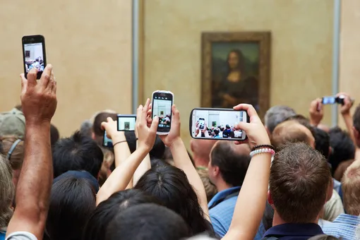 Лувр собирается перенести «Мону Лизу» в подвал. Все из-за разочарованных туристов