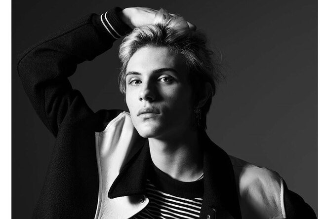 Лицом новой кампании Celine стал блогер-звезда китайской социальной сети TikTok Лицом новой кампании Celine стал блогер-звезда китайской социальной сети TikTok