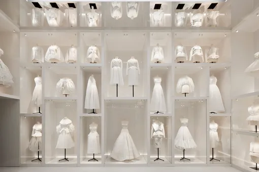 Выставка Dior в лондонском Музее Виктории и Альберта: первые кадры
