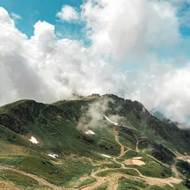 Альпиниста, пропавшего в горах Сочи, нашли живым
