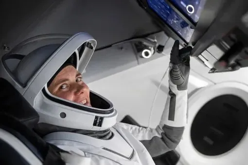 На МКС отправился космический корабль с россиянкой на борту. Запуск осуществила компания Илона Маска SpaceX