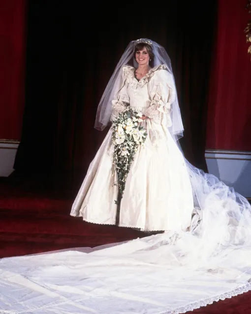 Diana, Princess of Wales, in her bridal dress on the day of her wedding to Prince Charles. (Photo by Hulton-Deutsch Collection/CORBIS/Corbis via Getty Images)