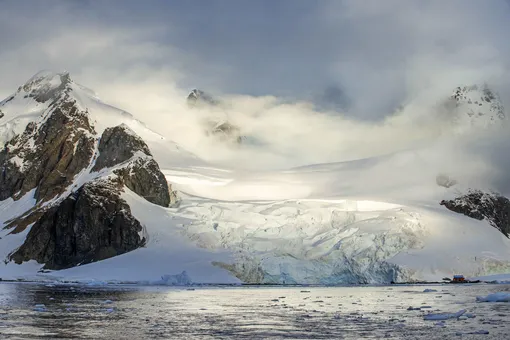 Уровень льда вокруг Антарктиды достиг рекордно низкого за всю историю наблюдений уровня
