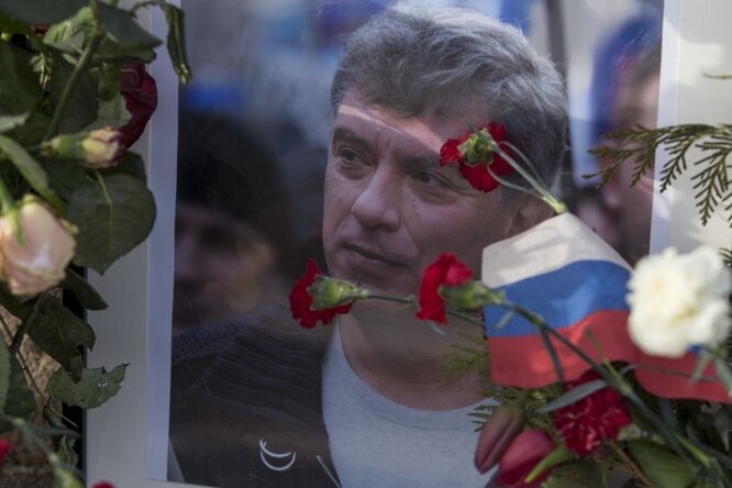 Власти Москвы разрешили установить памятную доску на доме Бориса Немцова