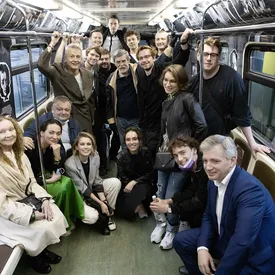 На синей ветке московского метро запустили поезд, посвященный юбилею Театра Ермоловой На синей ветке московского метро запустили поезд, посвященный юбилею Театра Ермоловой
