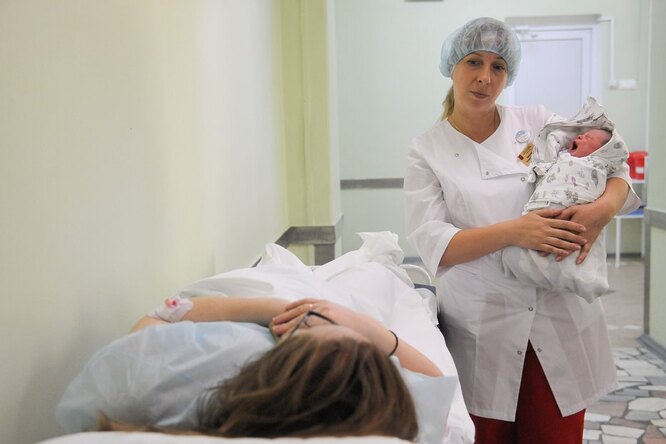 Путин поручил усилить «финансовую заинтересованность» врачей в профилактике абортов