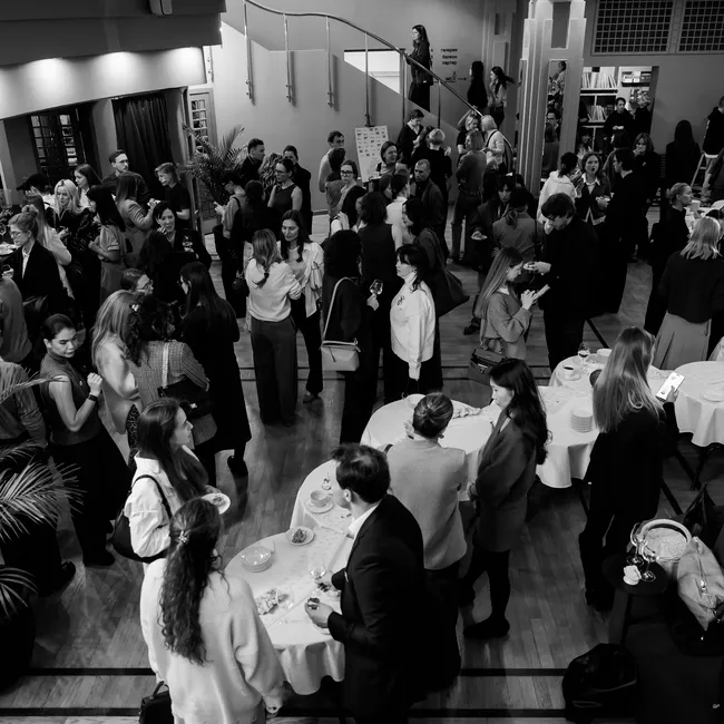 Куда сходить в выходные: светомузыка, выставки, арт-ярмарки и премьеры