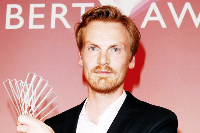 Лучший репортер Германии годами фабриковал свои статьи для Der Spiegel Лучший репортер Германии годами фабриковал свои статьи для Der Spiegel