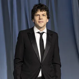 Джесси Айзенберг пожертвует свою почку незнакомцу