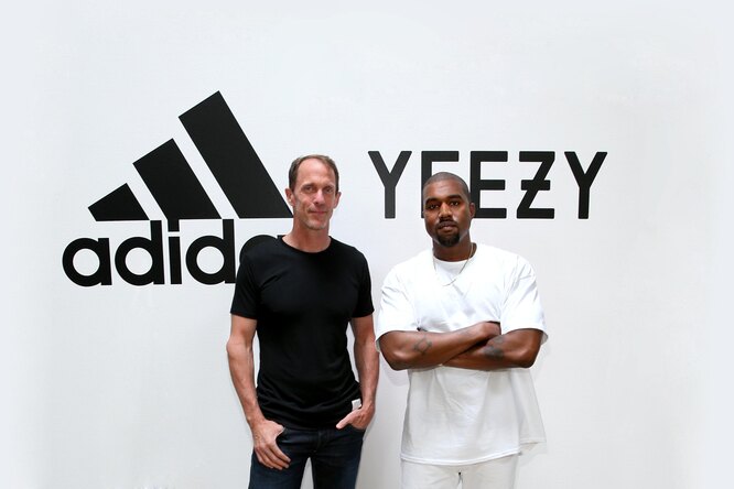 adidas прекратил сотрудничество с Канье Уэстом на фоне обвинений в антисемитизме adidas прекратил сотрудничество с Канье Уэстом на фоне обвинений в антисемитизме