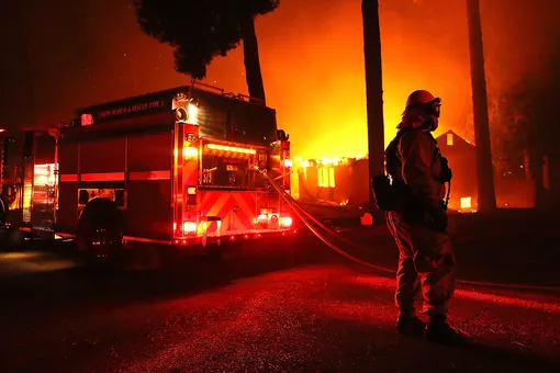 Фото: пожар в Калифорнии практически полностью уничтожил город Парадайс