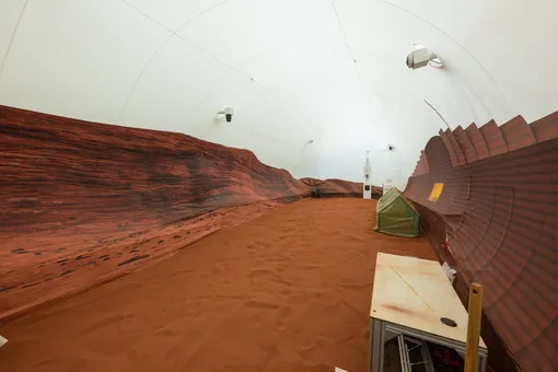 NASA показало симулятор Марса, в котором 4 добровольца проживут один год