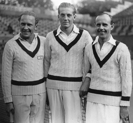 Австрийские теннисисты Герман Артенс, Георг фон Метакса и Франц-Вильгельм Матжка на Открытом чемпионате Франции по теннису 1934