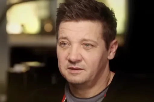 Джереми Реннер написал прощальную записку семье, когда находился в тяжелом состоянии в больнице Джереми Реннер написал прощальную записку семье, когда находился в тяжелом состоянии в больнице