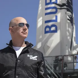 Джефф Безос анонсировал начало продажи билетов на космический корабль New Shepard Джефф Безос анонсировал начало продажи билетов на космический корабль New Shepard