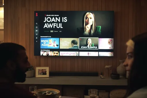 Авторы «Черного зеркала» запустили сайт для создания персонального постера сериала по аналогии с «Джоан ужасна»