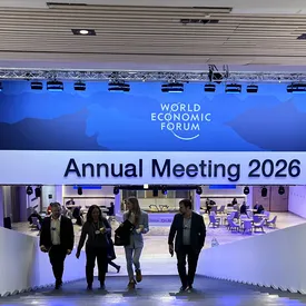 Почти 400 миллионеров и миллиардеров призвали повысить налоги для сверхбогатых на Давосском форуме