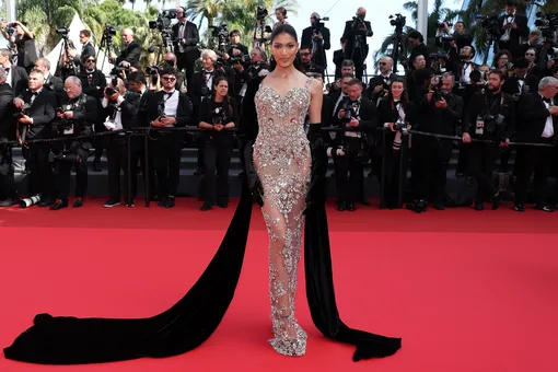 Критика Сваруп в Zuhair Murad Критика Сваруп в Zuhair Murad