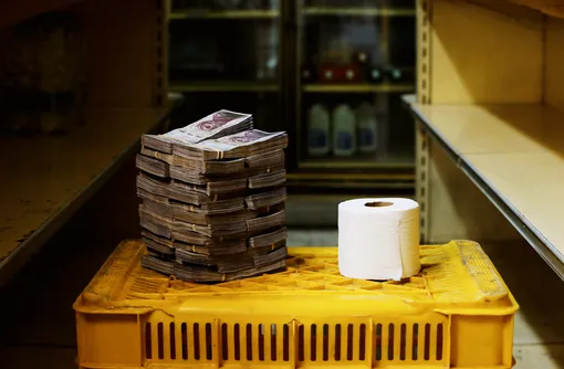 Рулон туалетной бумаги — 2,6 миллиона боливар ($0.40).