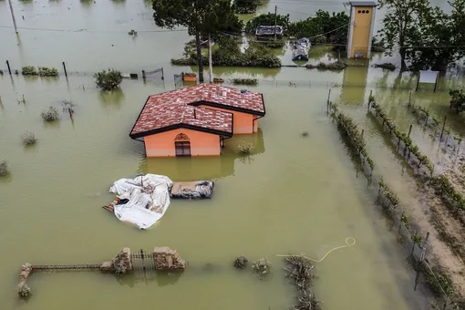 На Италию обрушилось сильнейшее за 100 лет наводнение. Погибли не менее 13 человек