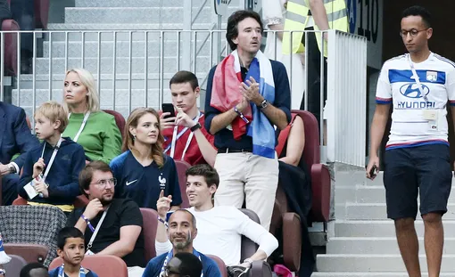Антуан Арно и его жена Наталья Водянова на финальном матче между Францией и Хорватией