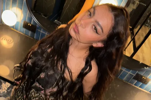 A24 готовит фильм «Момент», основанный на идее Charli XCX. Главную роль певица собирается исполнить сама A24 готовит фильм «Момент», основанный на идее Charli XCX. Главную роль певица собирается исполнить сама
