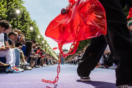 Показ мужской коллекции Louis Vuitton весна–лето 2019 Показ мужской коллекции Louis Vuitton весна-лето 2019