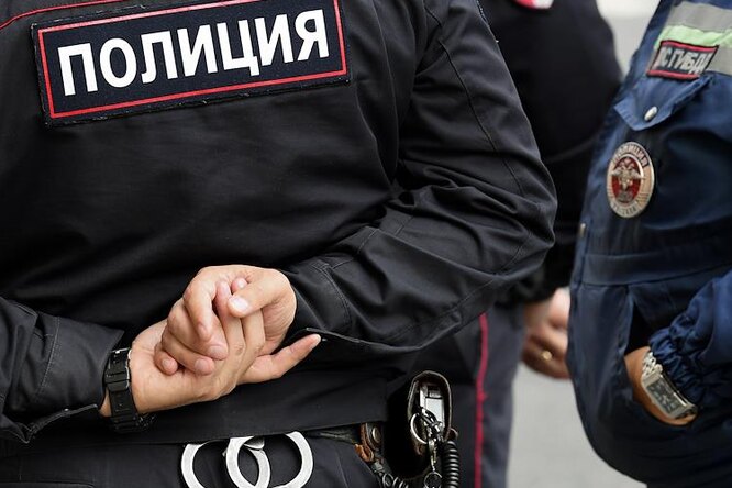 Прокуратура запросила 5 лет колонии для студента из Москвы, помочившегося на стенд с портретом ветерана Прокуратура запросила 5 лет колонии для студента из Москвы, помочившегося на стенд с портретом ветерана