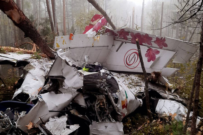 Самолет L-410 с 16 людьми на борту разбился в Иркутской области. Четыре человека погибли