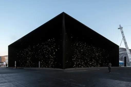 Павильон, который поглощает свет. В Пхенчхане построили самое черное здание в мире