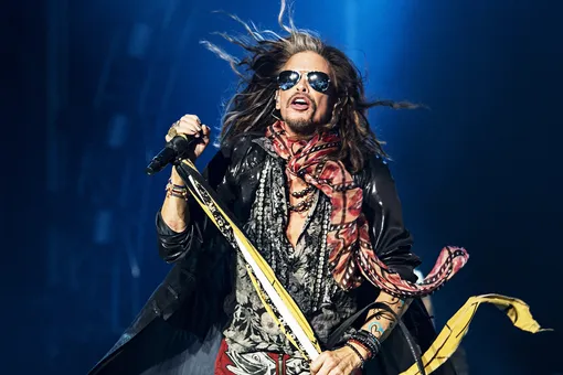 Фургон, на котором Aerosmith гастролировали в 70-х, нашли в лесу в Массачусетсе Фургон, на котором Aerosmith гастролировали в 70-х, нашли в лесу в Массачусетсе