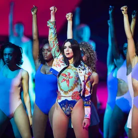 Стормзи и Дуа Липа стали главными победителями Brit Awards Стормзи и Дуа Липа стали главными победителями Brit Awards