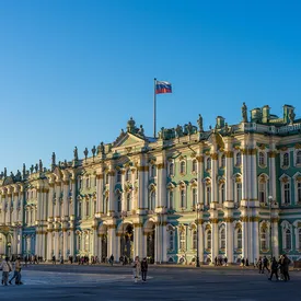 Посетители Эрмитажа выпили 17 тысяч чашек чая в очереди в музей на праздниках